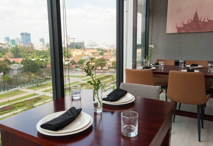 Glow Park Hotel Grand Royal Palace