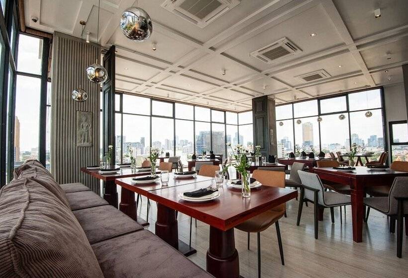 Glow Park Hotel Grand Royal Palace