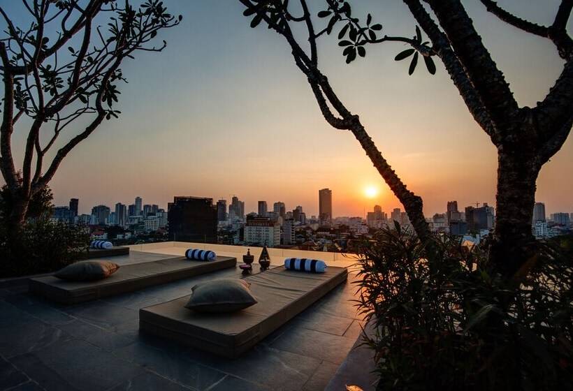 Glow Park Hotel Grand Royal Palace