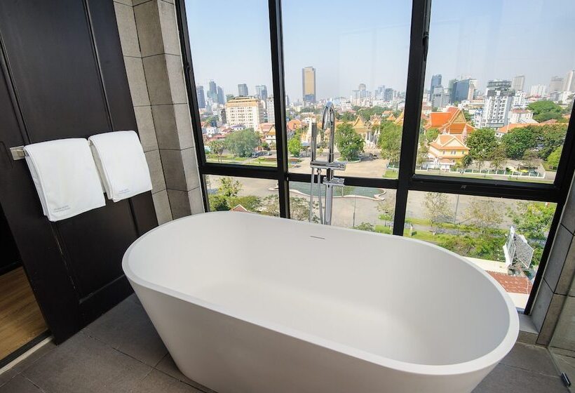 Glow Park Hotel Grand Royal Palace