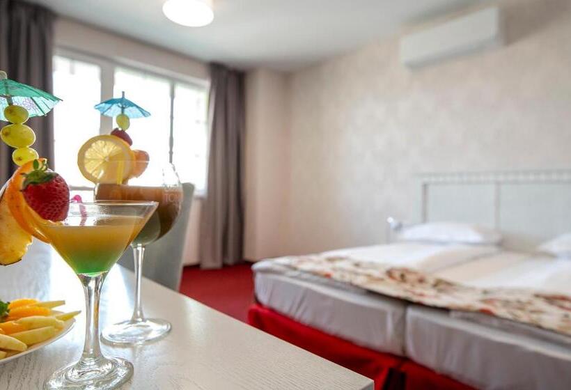 호텔 хотел глемпинг алианс