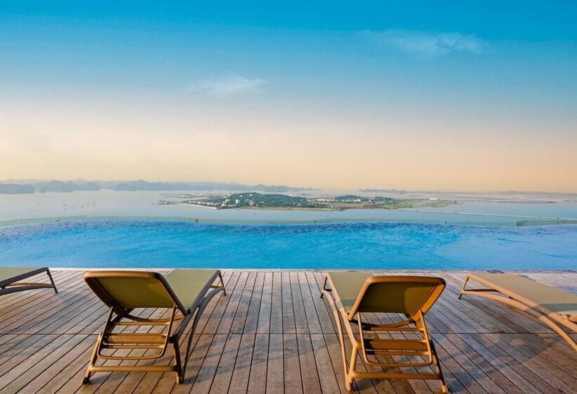 هتل A La Carte Ha Long Bay