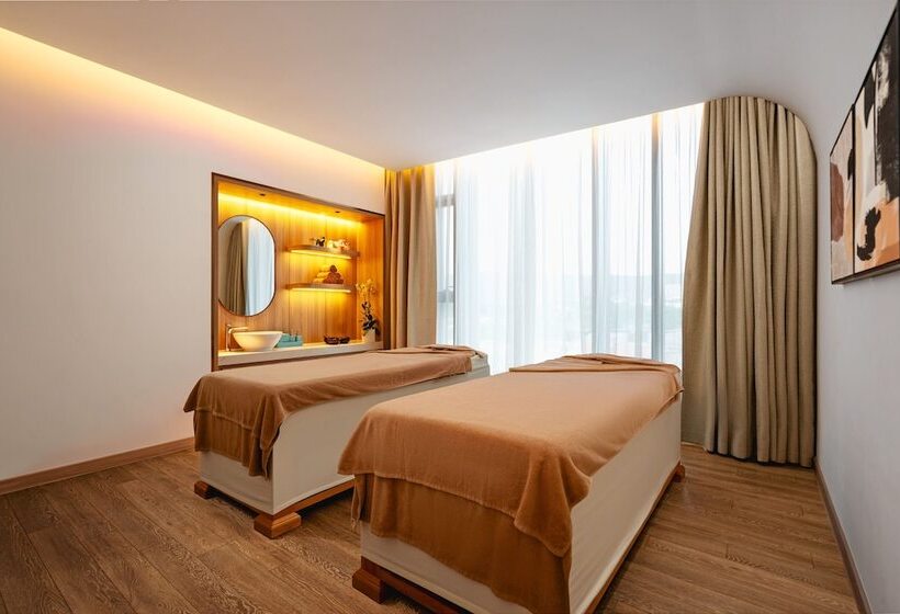 هتل A La Carte Ha Long Bay