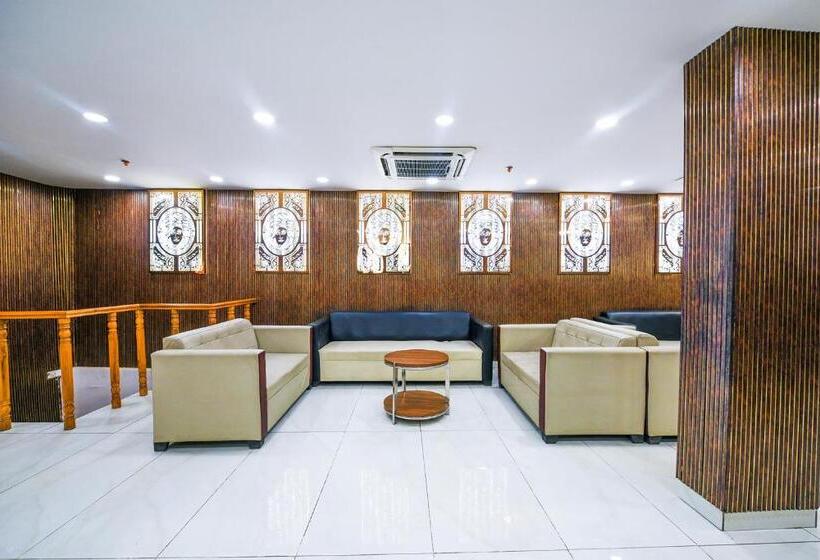 فندق Xenious Biz Ayaan Residency