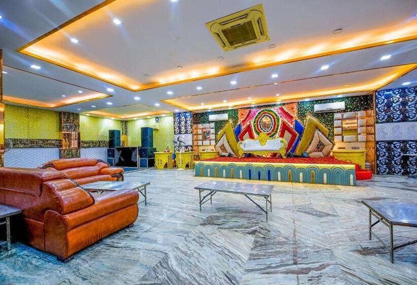 فندق Xenious Biz Ayaan Residency