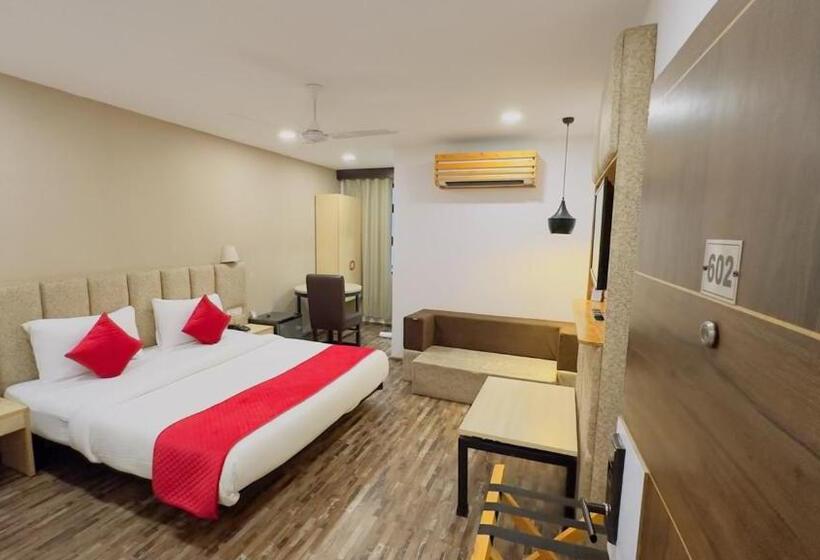 فندق Xenious Biz Ayaan Residency