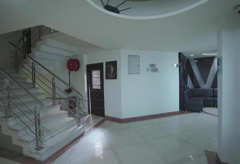 Geetika Galaxy Hotel By Wb Inn