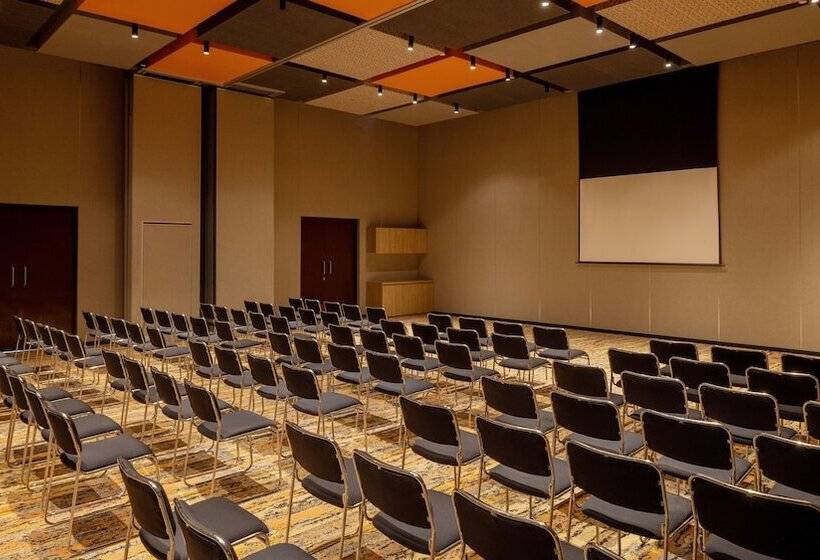 בית מלון כפרי Ibis Thane   An Accor Brand