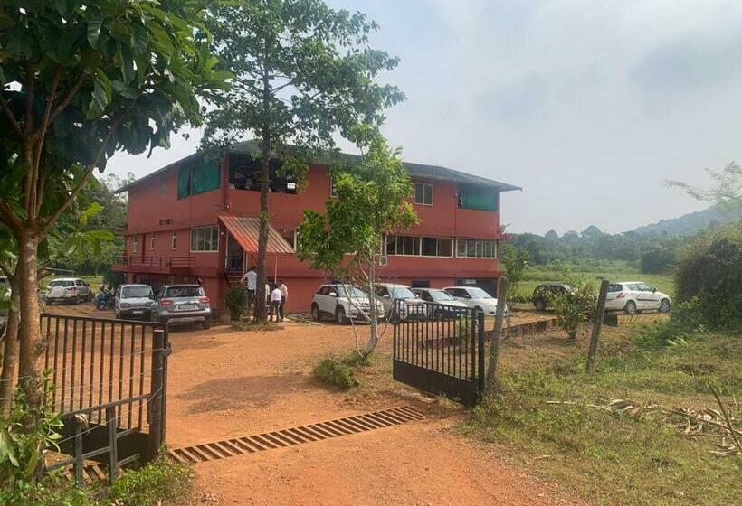 בית מלון כפרי Malemane Farmstay Agumbe