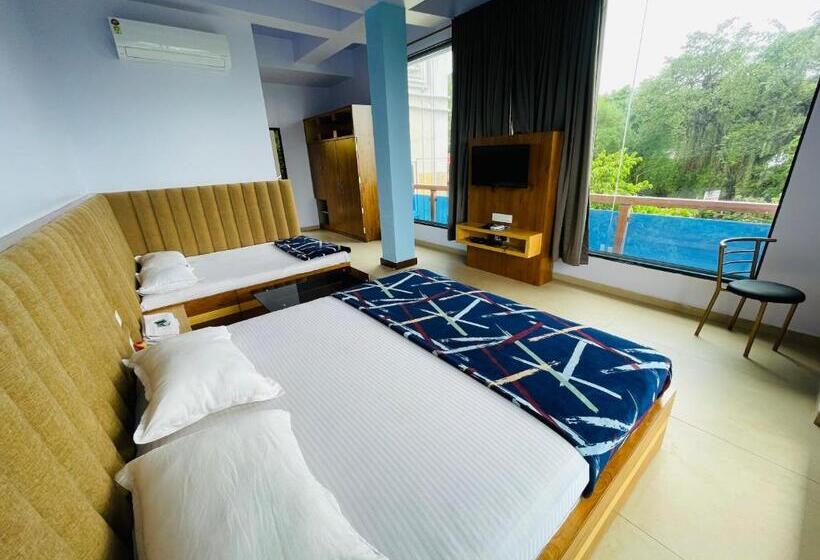 בית מלון כפרי Natural Resort Panhala