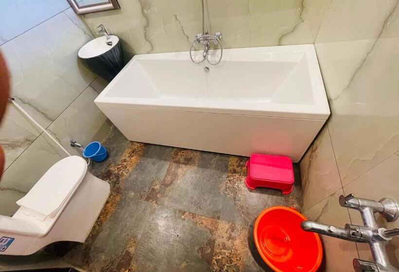 فندق Natural Resort Panhala