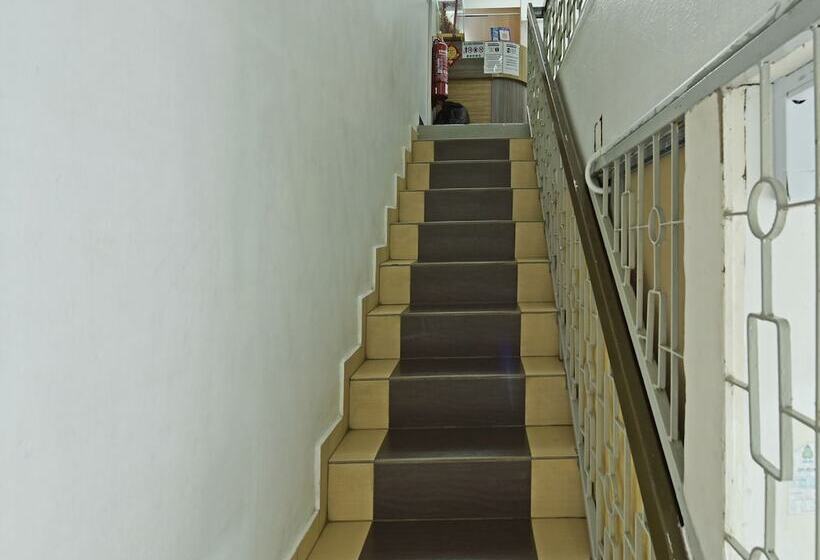 酒店 Oyo 90734 Tata Inn