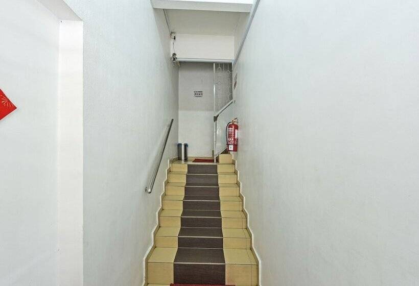 酒店 Oyo 90734 Tata Inn