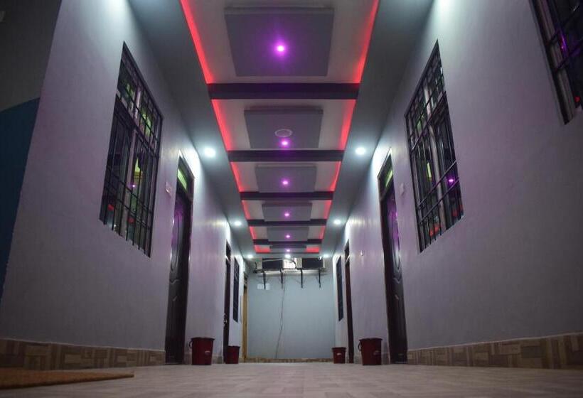 בית מלון כפרי Shakuntla Palace