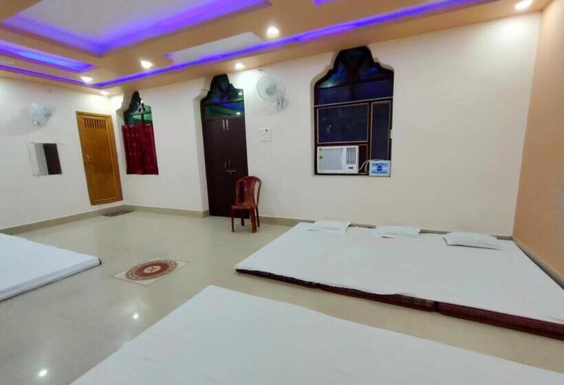 בית מלון כפרי Shakuntla Palace