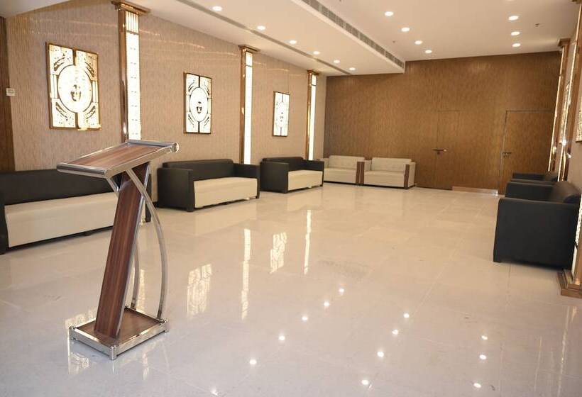 فندق Xenious Biz Ayaan Residency