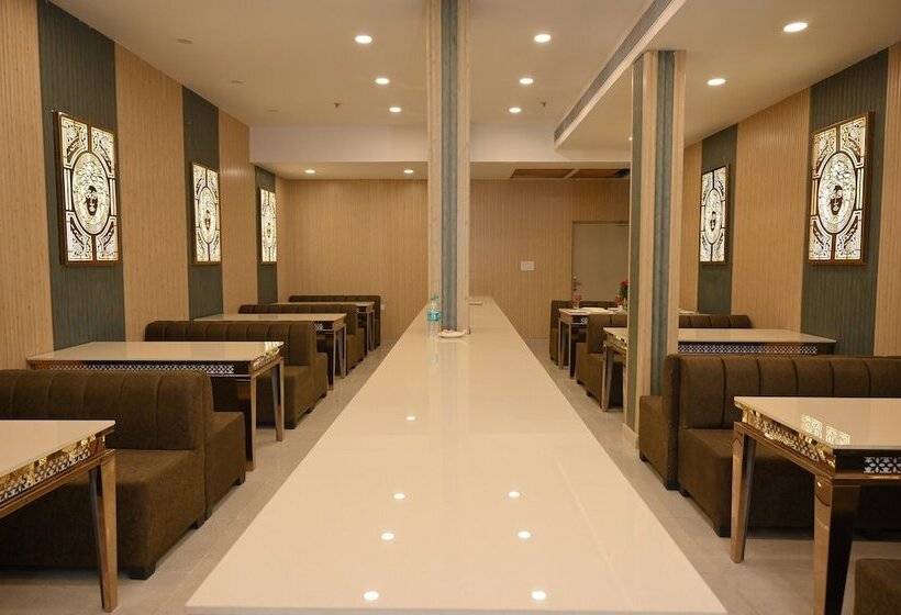 فندق Xenious Biz Ayaan Residency