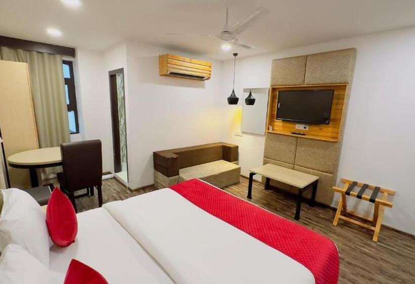 فندق Xenious Biz Ayaan Residency