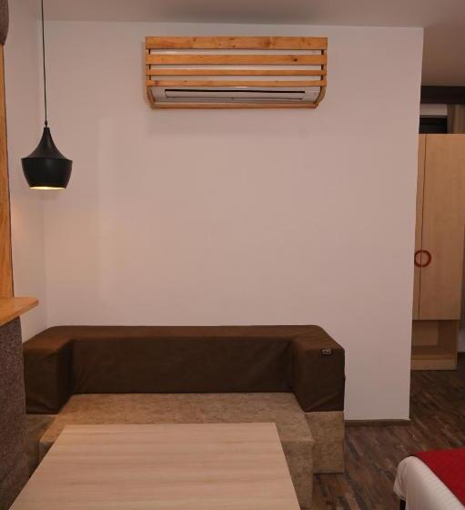 فندق Xenious Biz Ayaan Residency