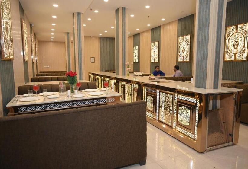 فندق Xenious Biz Ayaan Residency