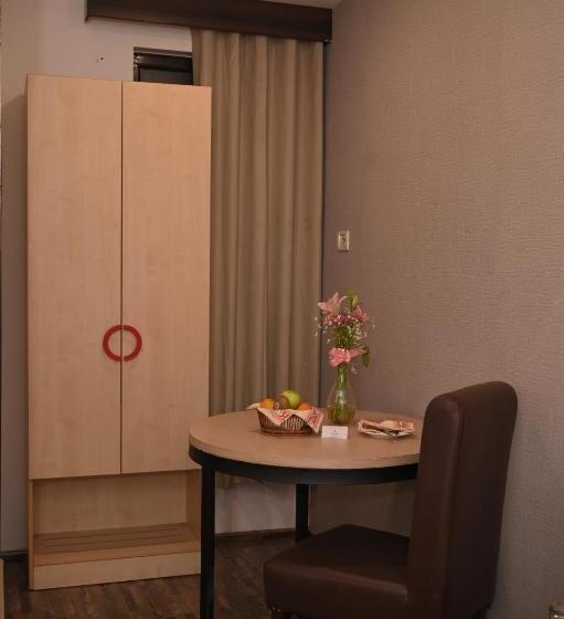 فندق Xenious Biz Ayaan Residency