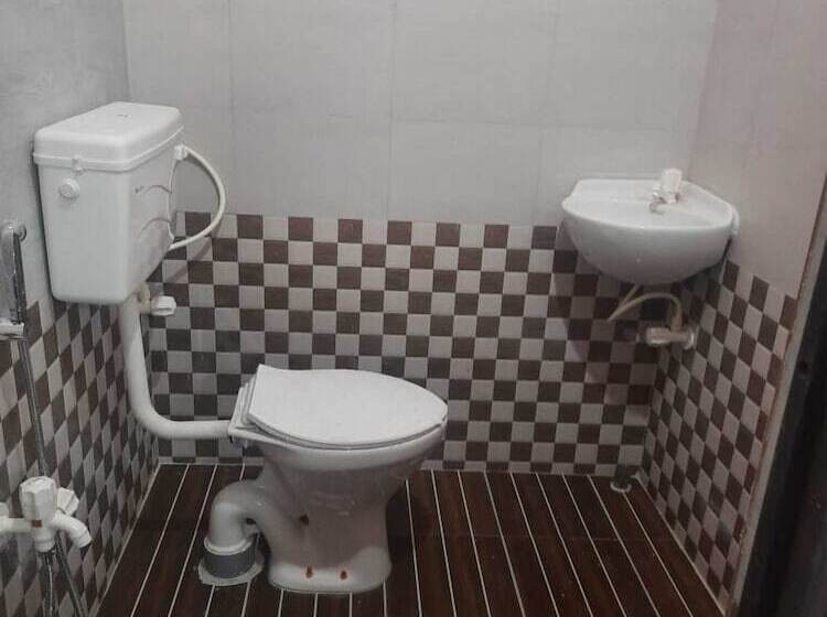 پانسیون Akshita Guest House By Grb