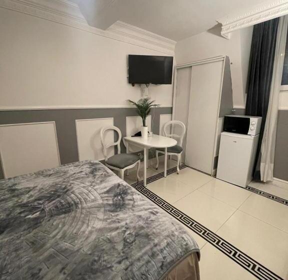 פנסיון Chambre De Luxe 95 Grise