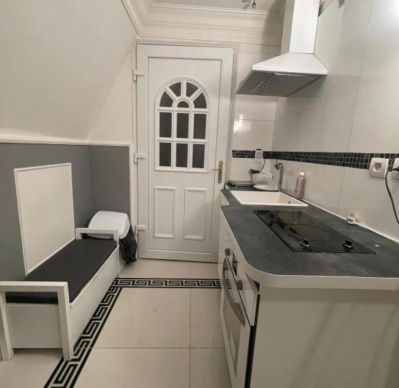 פנסיון Chambre De Luxe 95 Grise