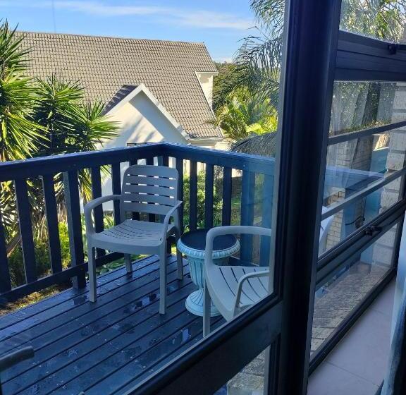 פנסיון Cove Rock Stay