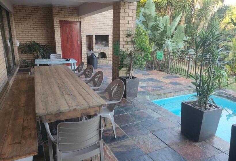 פנסיון Cove Rock Stay