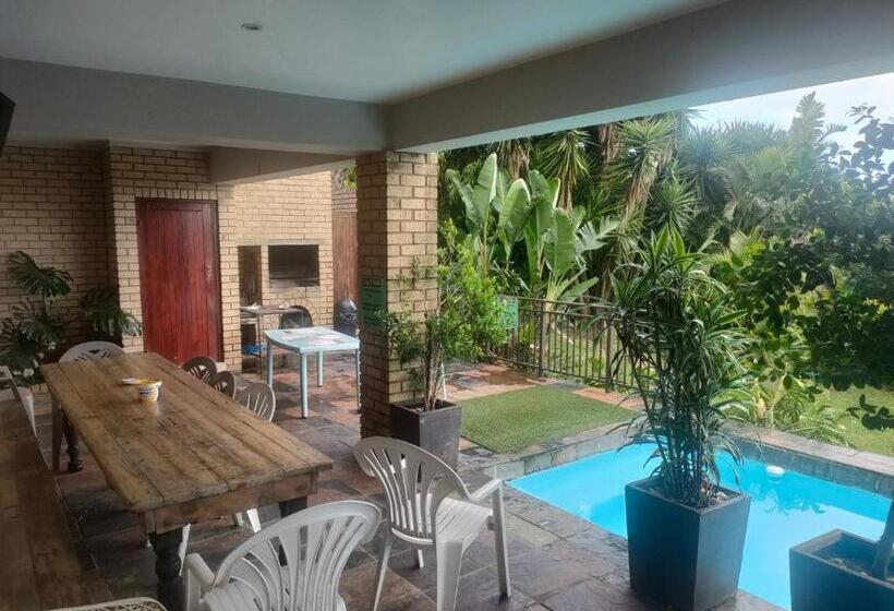 ペンション Cove Rock Stay