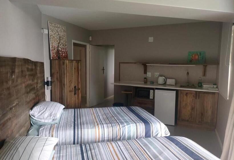 ペンション Cove Rock Stay