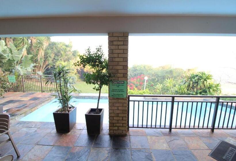 ペンション Cove Rock Stay