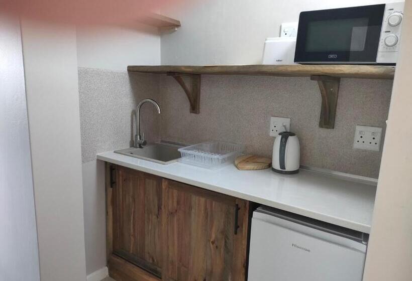 פנסיון Cove Rock Stay