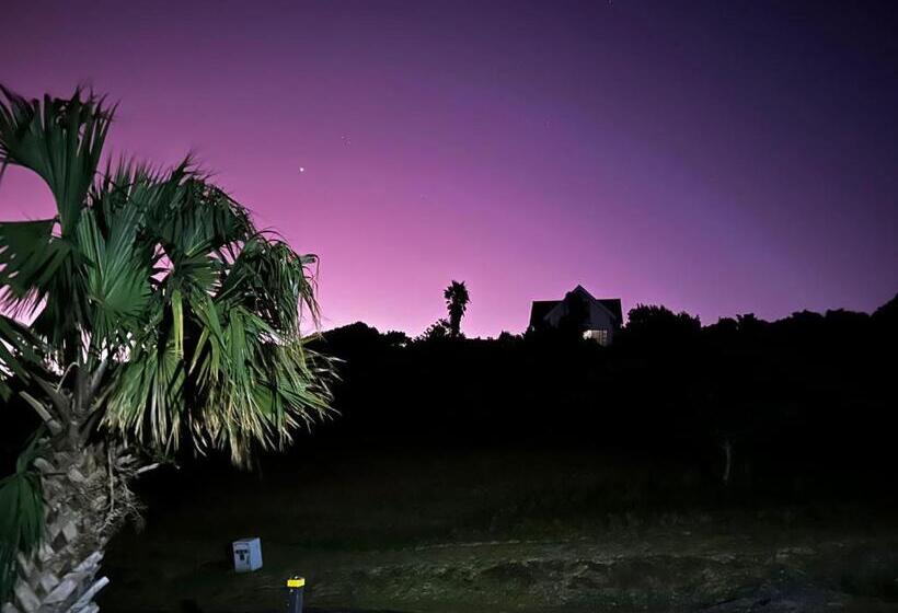 ペンション Cove Rock Stay