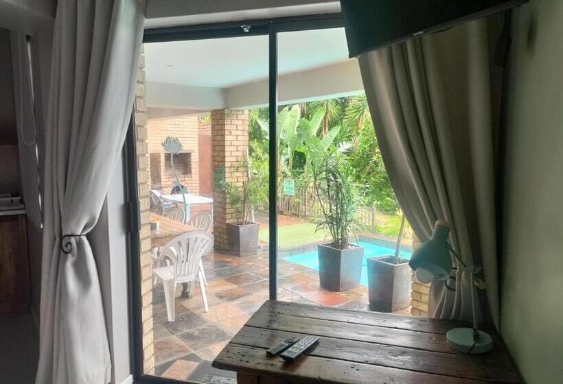 ペンション Cove Rock Stay