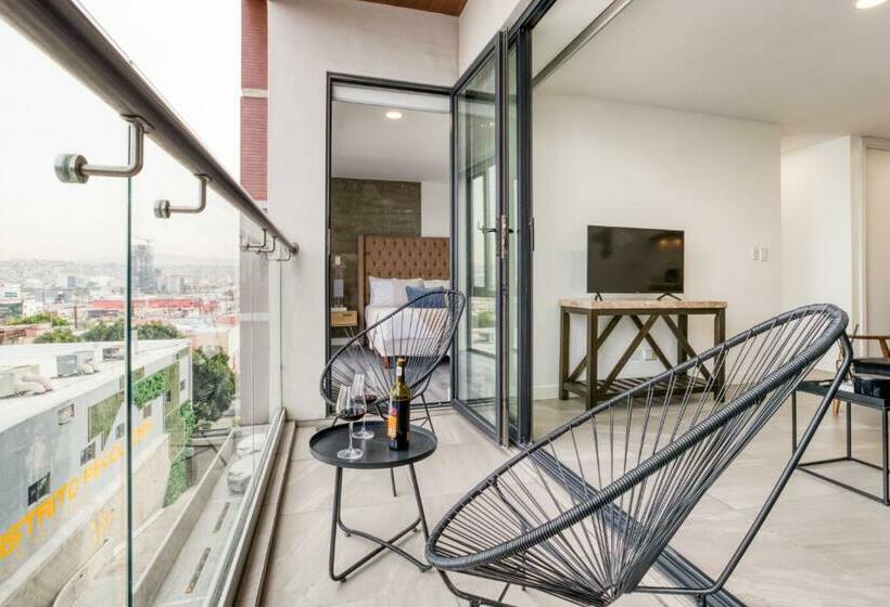 Uliv Revolución Tijuana