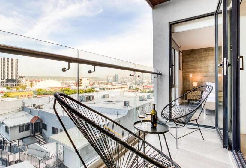 Uliv Revolución Tijuana