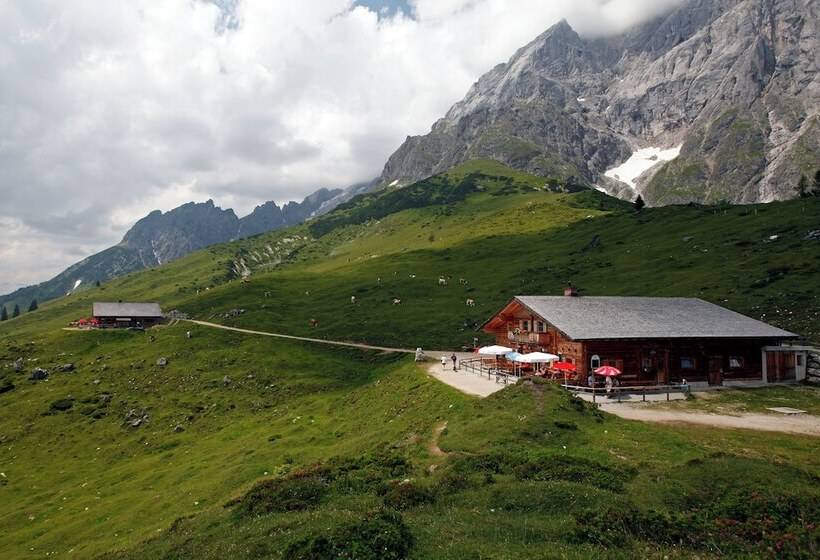 Wildbach Lodge Dienten