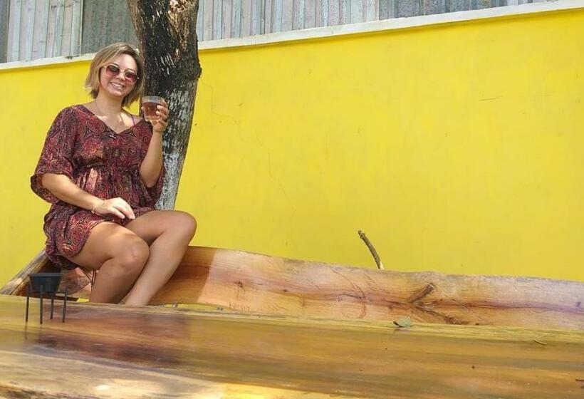 הוסטל Hostal Iker