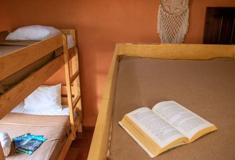 هاستل Hostal Las Escaleras