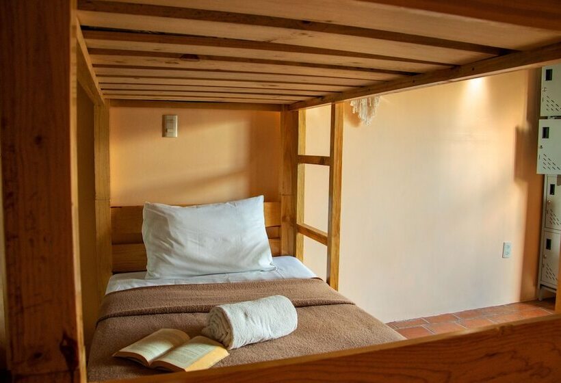 هاستل Hostal Las Escaleras