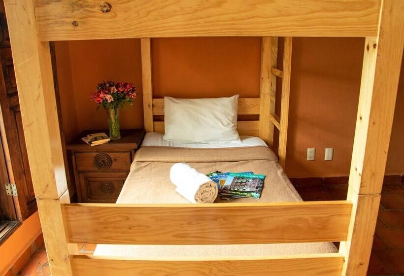 هاستل Hostal Las Escaleras