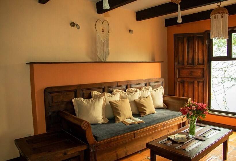 هاستل Hostal Las Escaleras