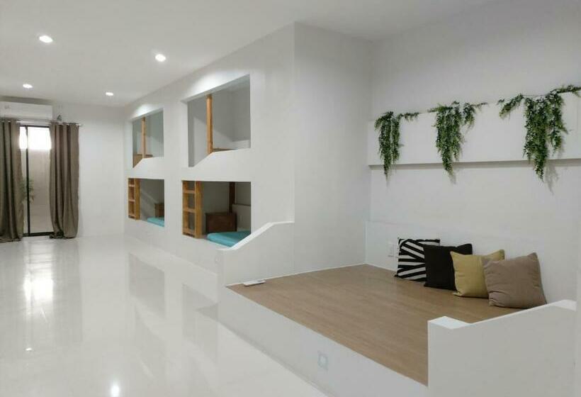 הוסטל Traveler S Home