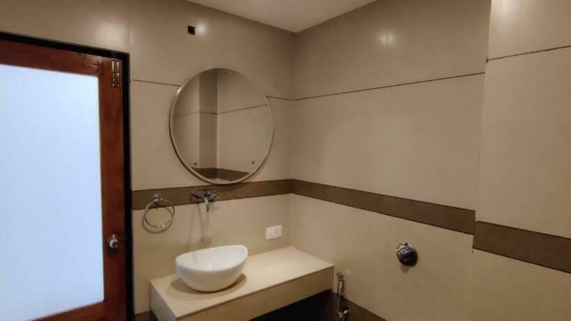 Bed and Breakfast Trees Thekkady