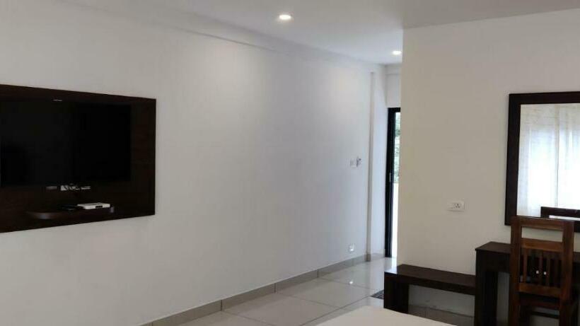 Bed and Breakfast Trees Thekkady