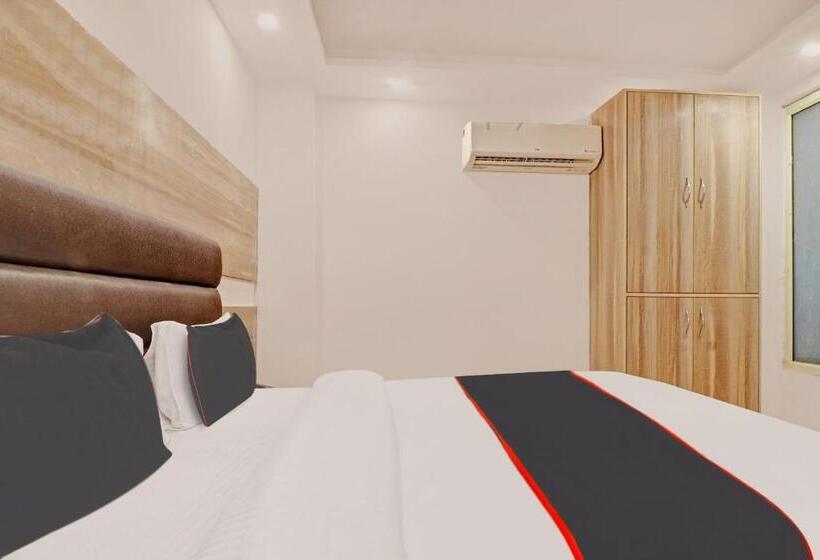 ホテル Collection O Ganga Sports