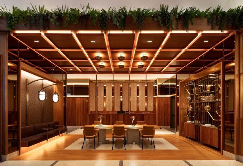 Honeyrose Hotel, Montreal, A Tribute Portfolio