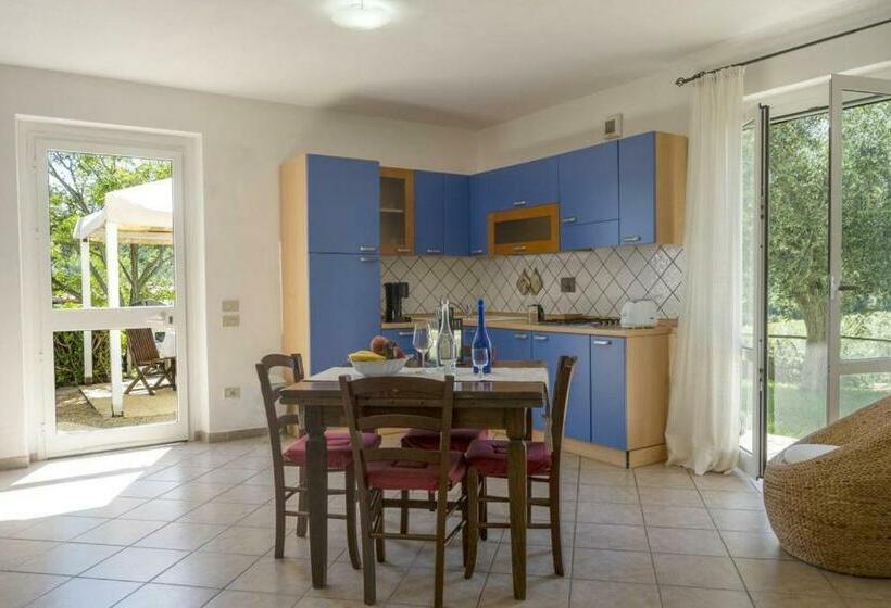 هتل Agriturismo Baia Degli Ulivi